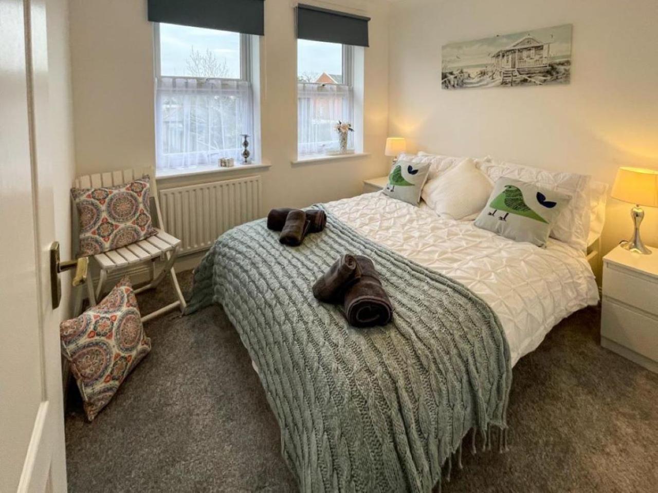 The Sashes - Stylish Apartment - Free Parking - Ultrafast Wifi - Smart Tv - Netflix - Sleeps Up To 6! Close To Poole Town Center & Sandbanks & Bournemouth Exterior photo