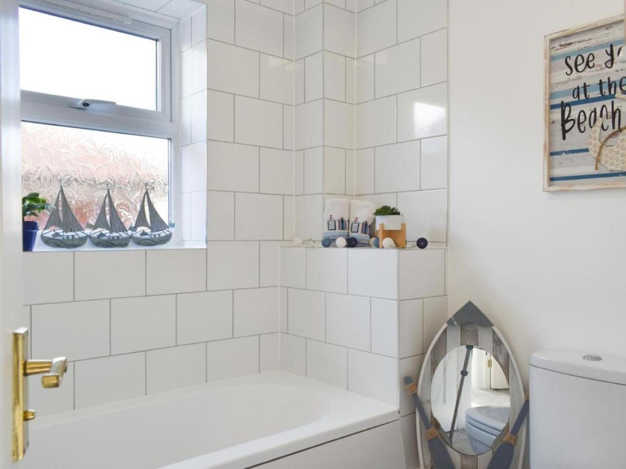 The Sashes - Stylish Apartment - Free Parking - Ultrafast Wifi - Smart Tv - Netflix - Sleeps Up To 6! Close To Poole Town Center & Sandbanks & Bournemouth Exterior photo