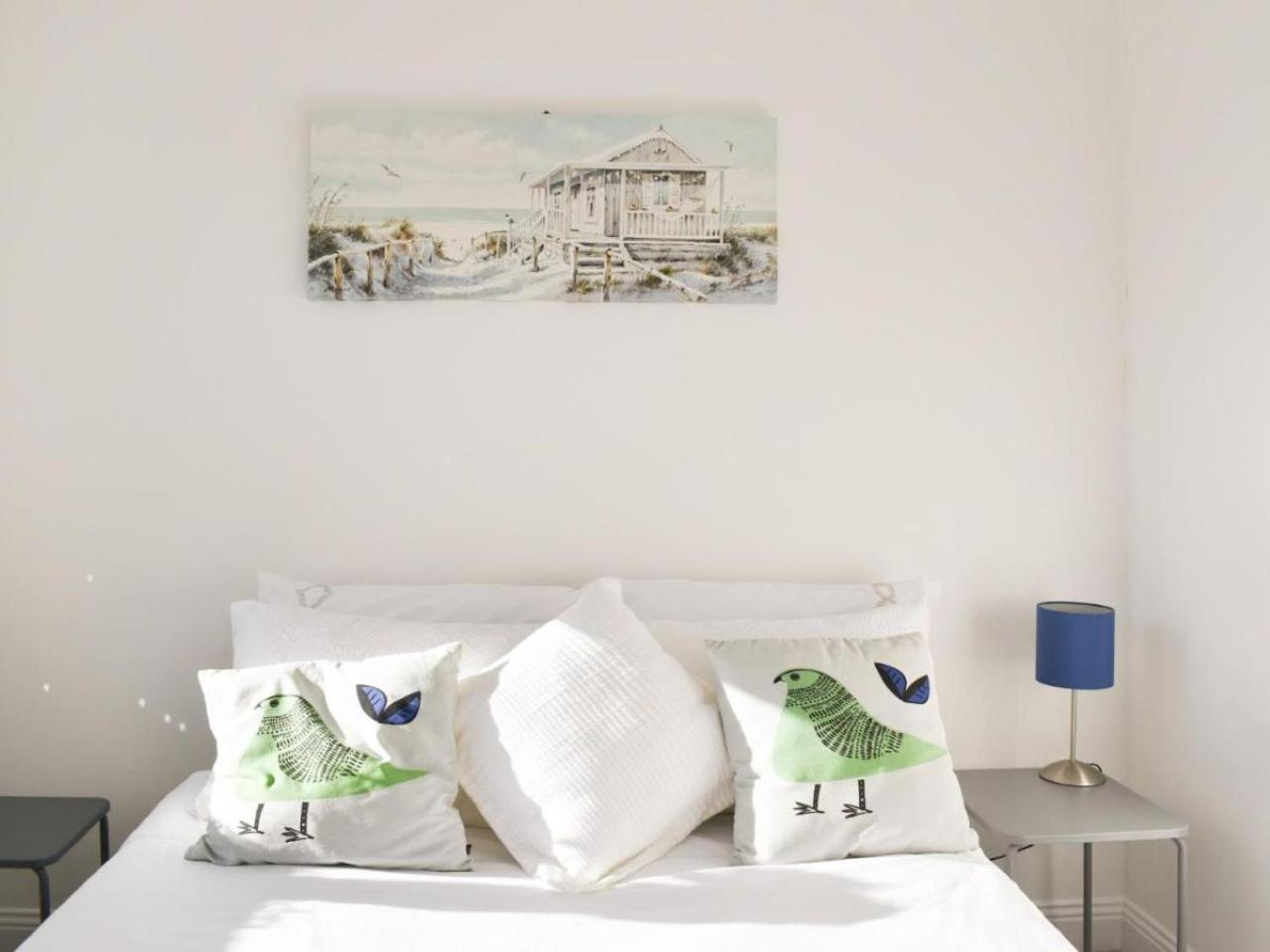 The Sashes - Stylish Apartment - Free Parking - Ultrafast Wifi - Smart Tv - Netflix - Sleeps Up To 6! Close To Poole Town Center & Sandbanks & Bournemouth Exterior photo